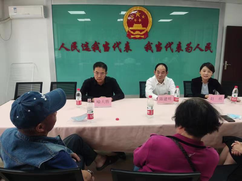 不忘初心回选区,履职尽责为人民