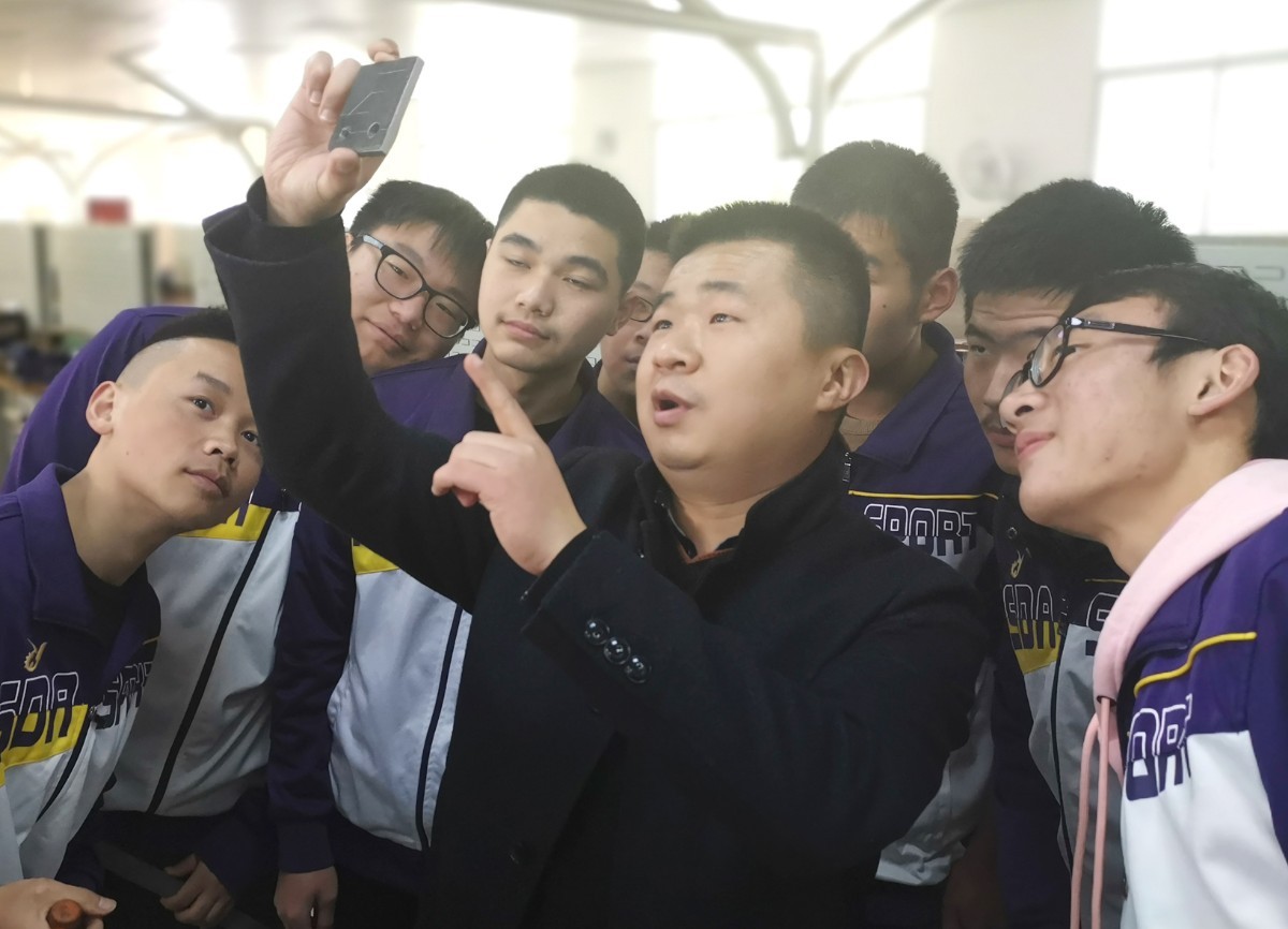 19 张路.JPG 19 张路.JPG