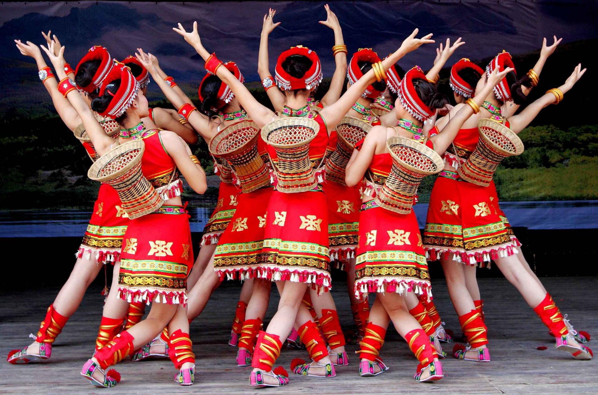 黄陂土家歌舞亮相全国少数民族春晚