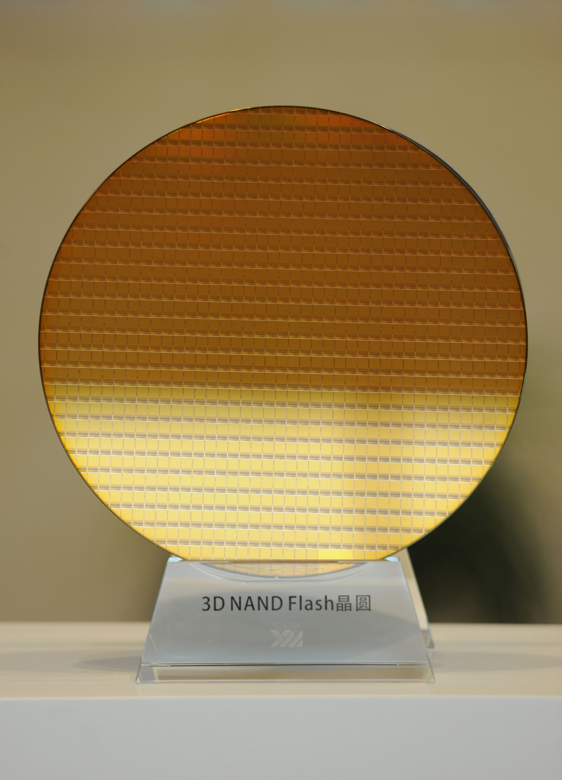 国家存储器基地长江存储生产的3d nand flash晶圆