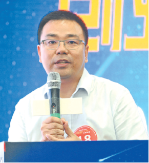 冷毅斌:只要坚持不放弃,这个世界永远会给你开一扇窗 _大武汉