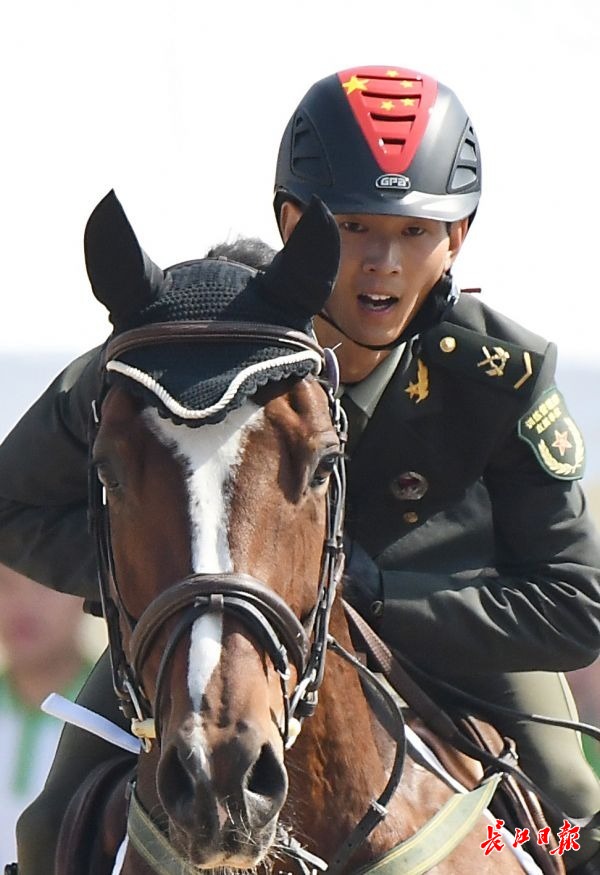 马背上的军装图集