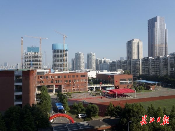 武珞路中学东湖校区今秋迎新首批招收3个班