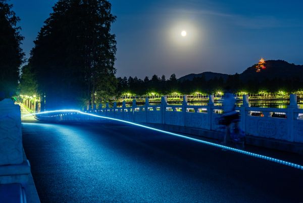 举杯邀明月赏月去东湖看看摄影师镜头里六处最佳赏月点