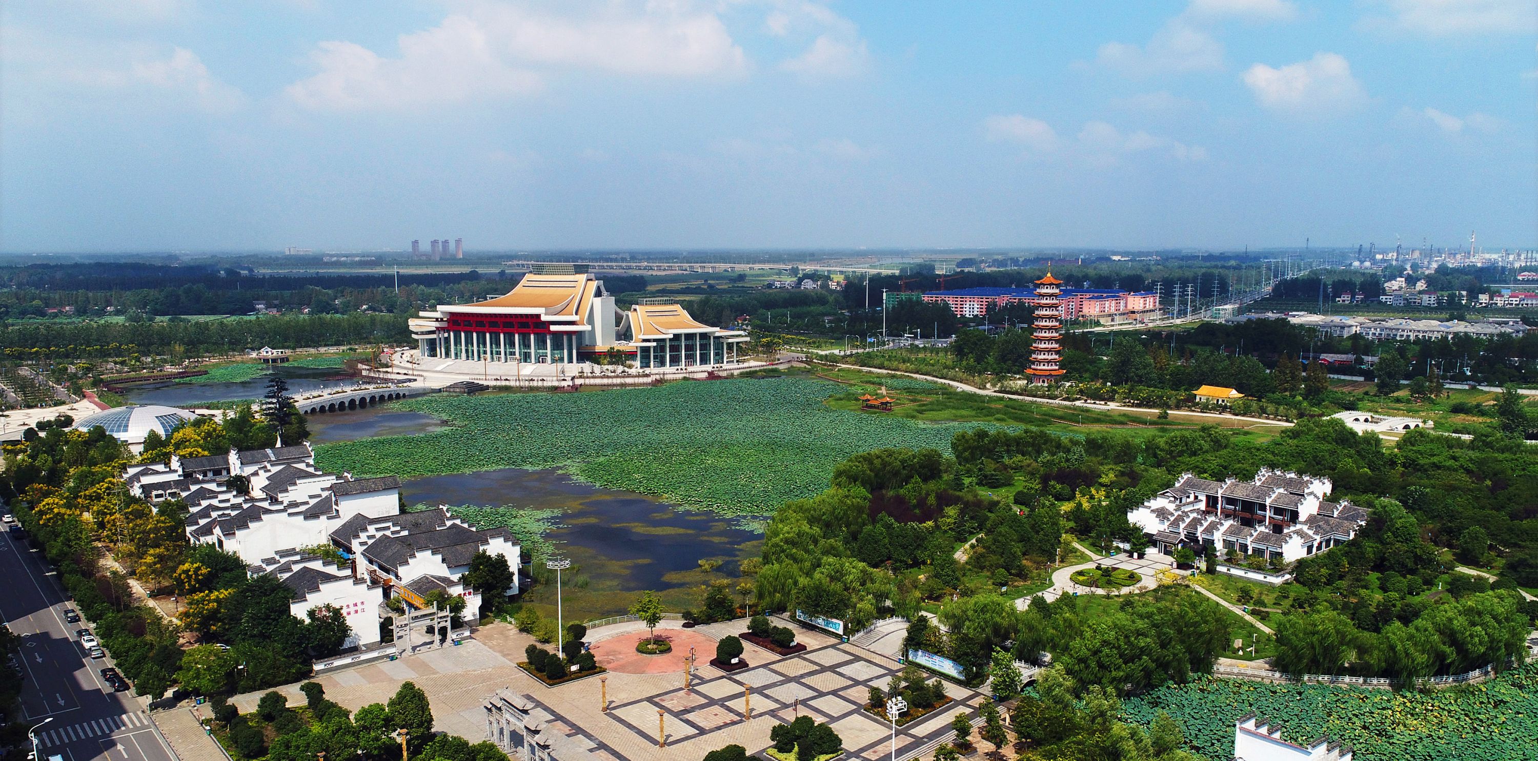 潜江市曹禺公园全景.