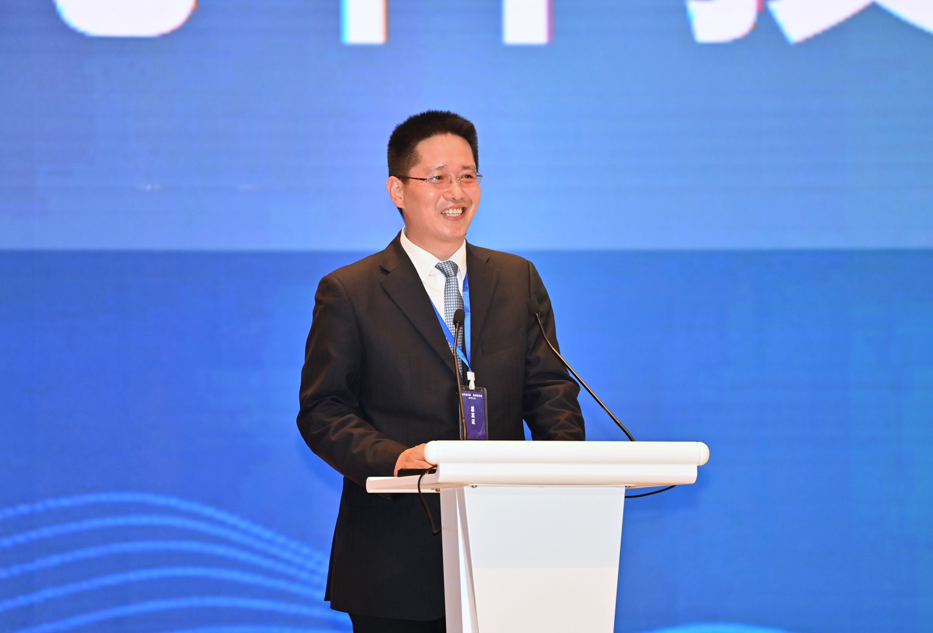 武汉钢铁有限公司党委书记兼执行董事吴小弟作主题演讲.