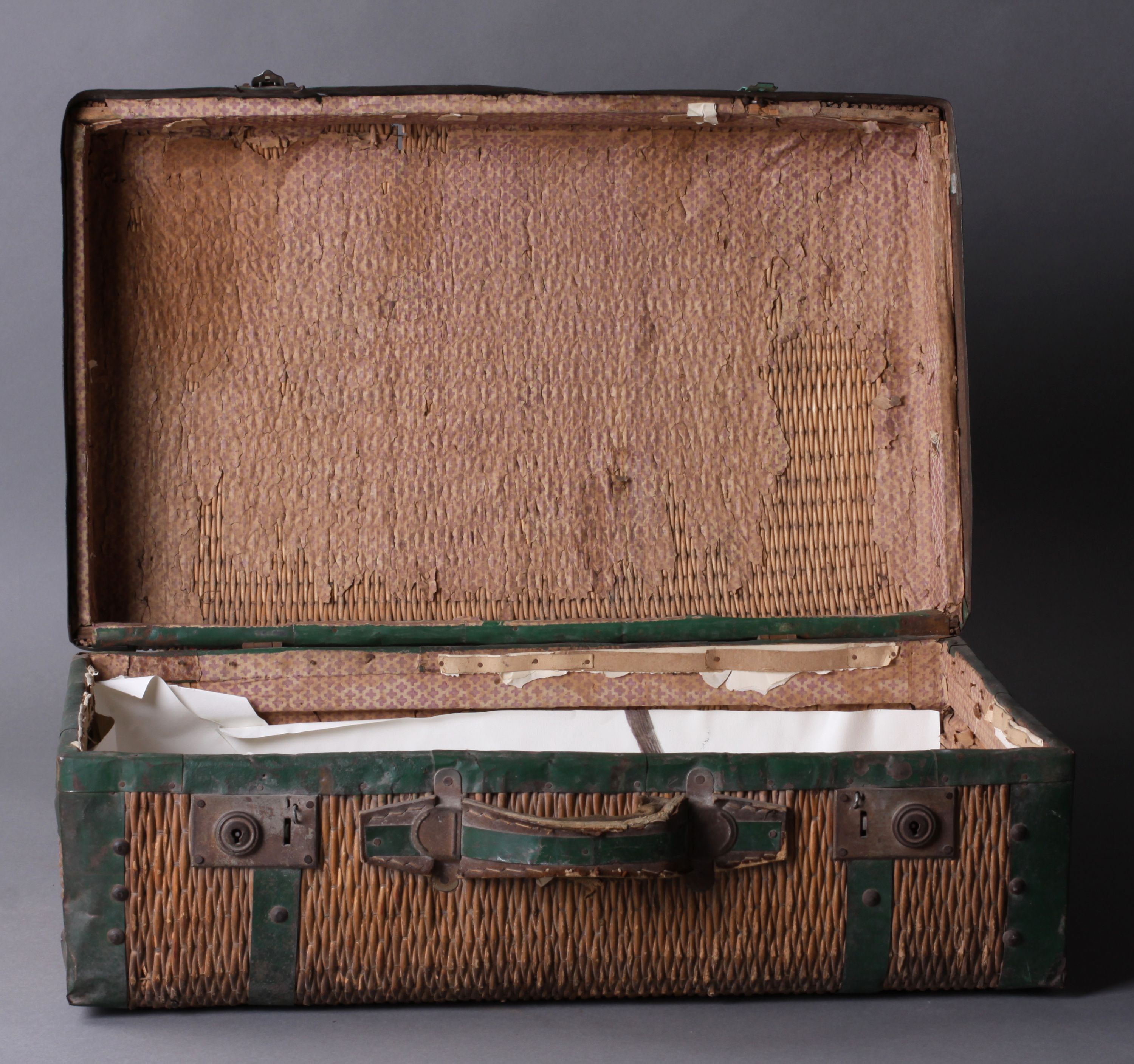 历经上海→中央苏区→长征→延安→北京,一只上世纪30年代的柳条箱