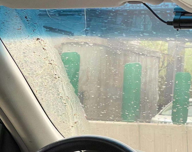 滚滚沙尘来了,北京下起一场"泥雨"