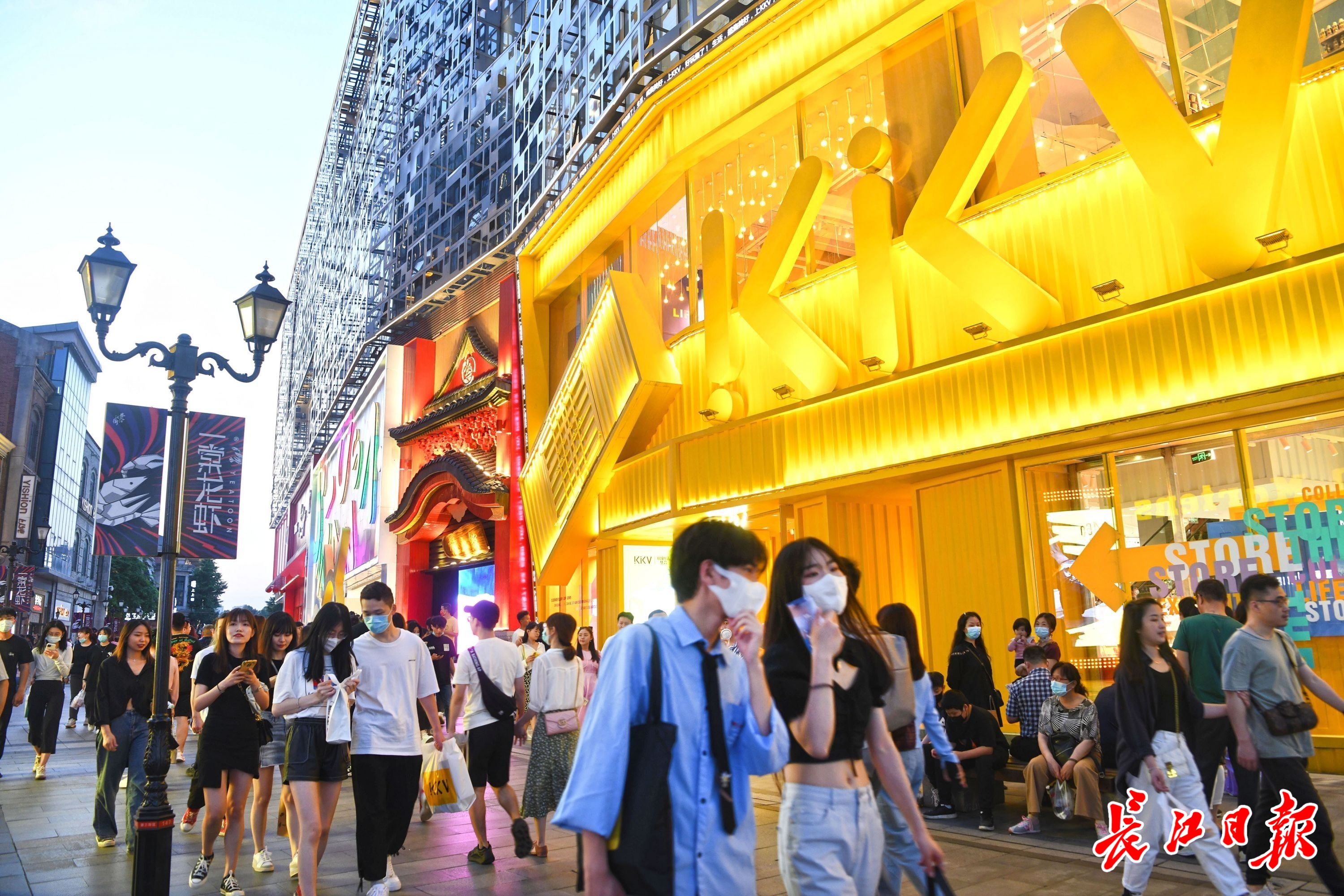 夜武汉汉街人气旺丨行摄武汉