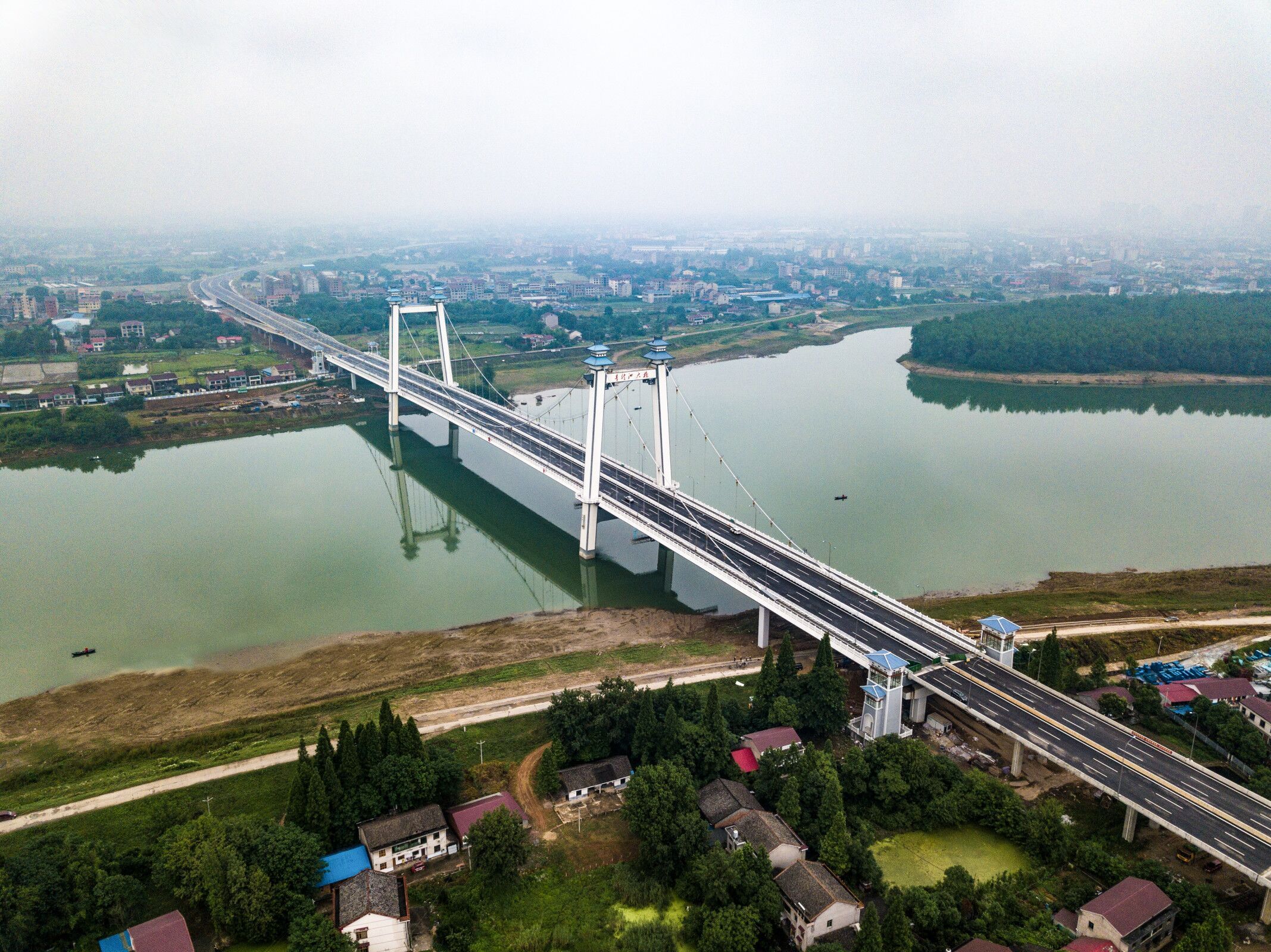 在汉央企承建的青龙洲大桥建成通车