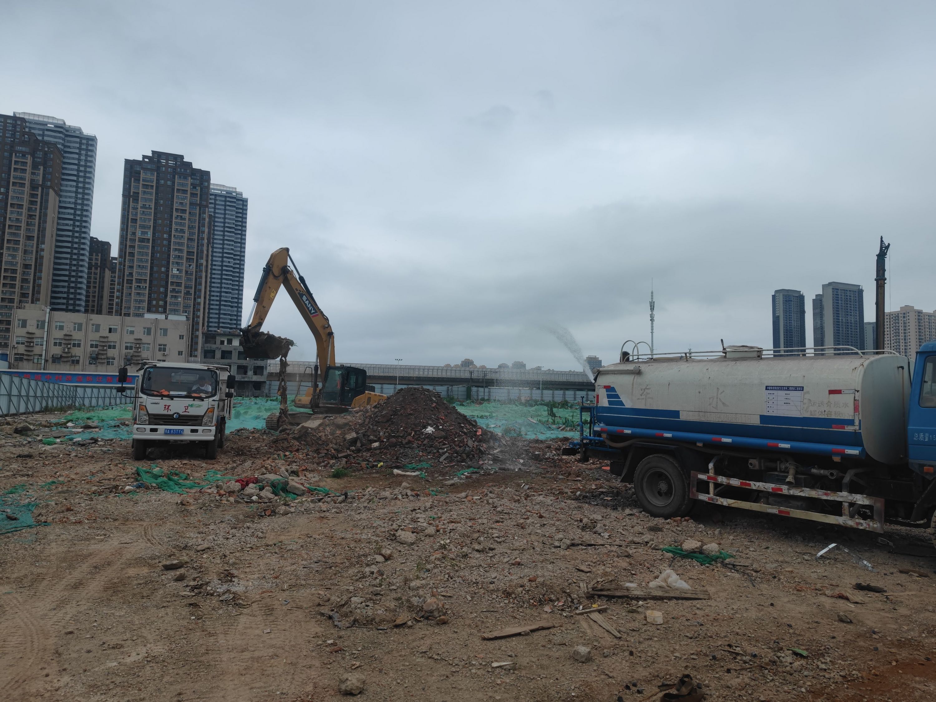 7月1日前,全市182个拆迁工地暴露垃圾要"清零"