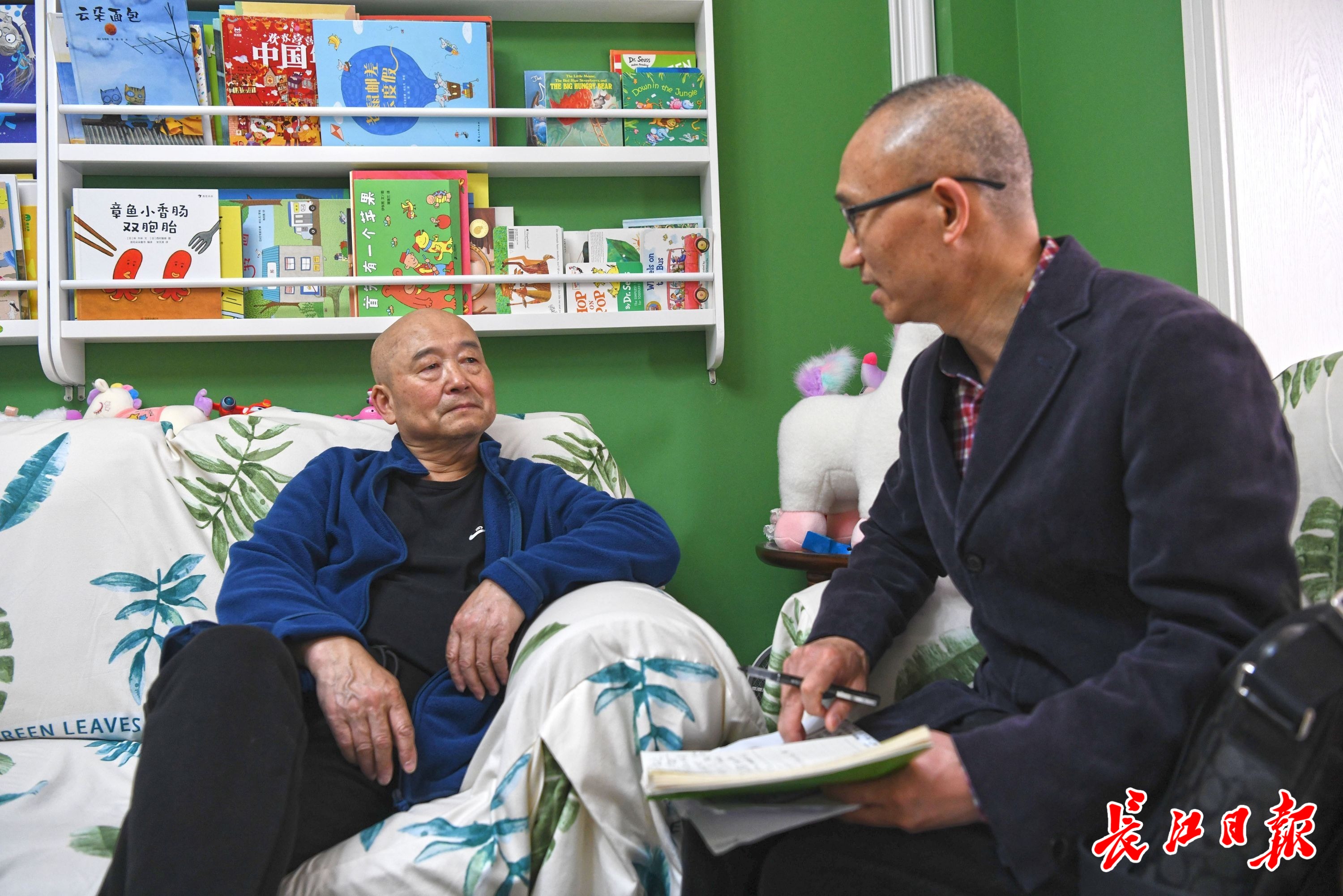 陈子博有个弟弟叫陈子厚,陈子厚62岁的外孙谢剑波