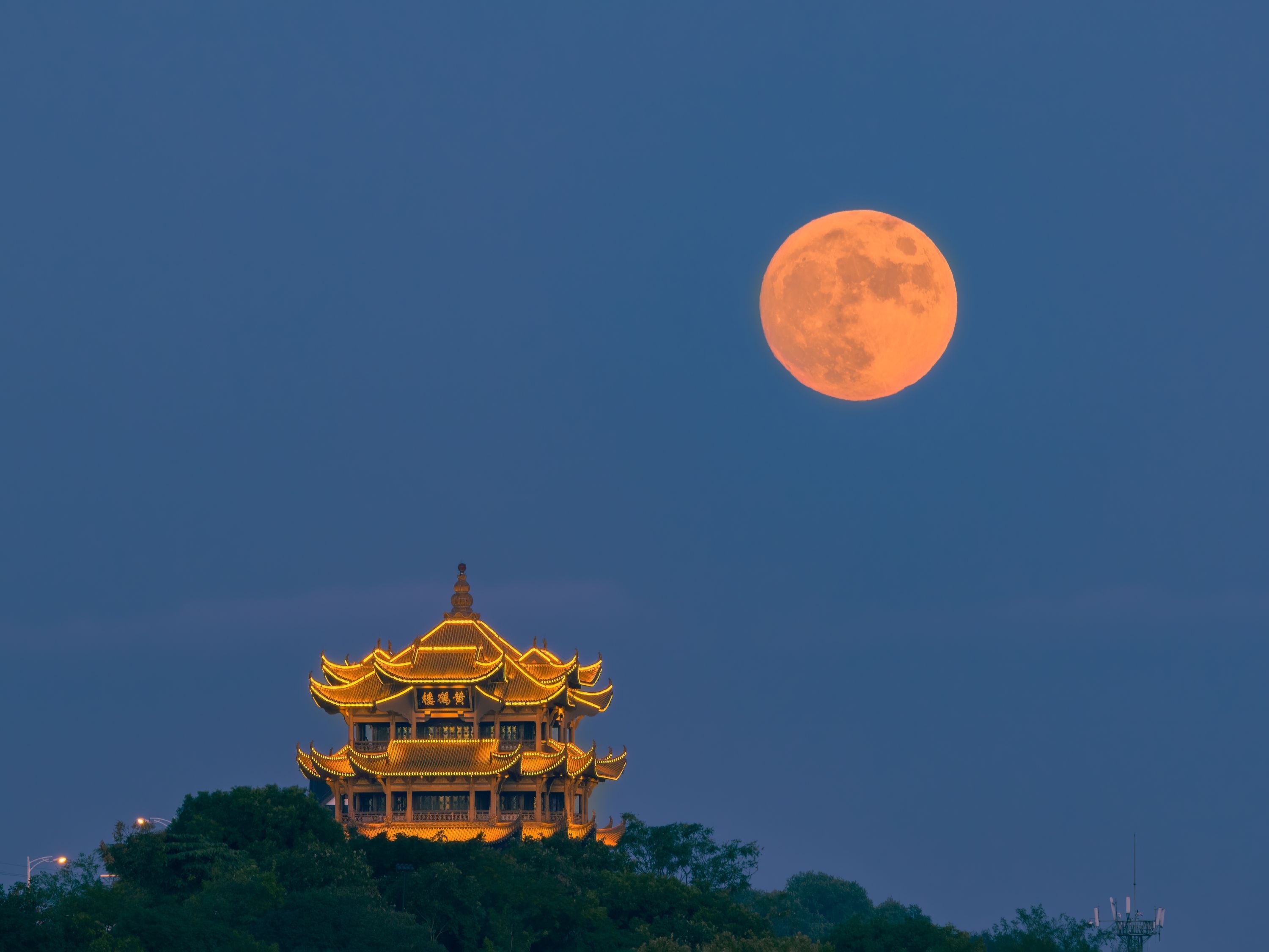 capture mid-autumn full moon | 5000人同拍武汉绝美月亮 _大武汉