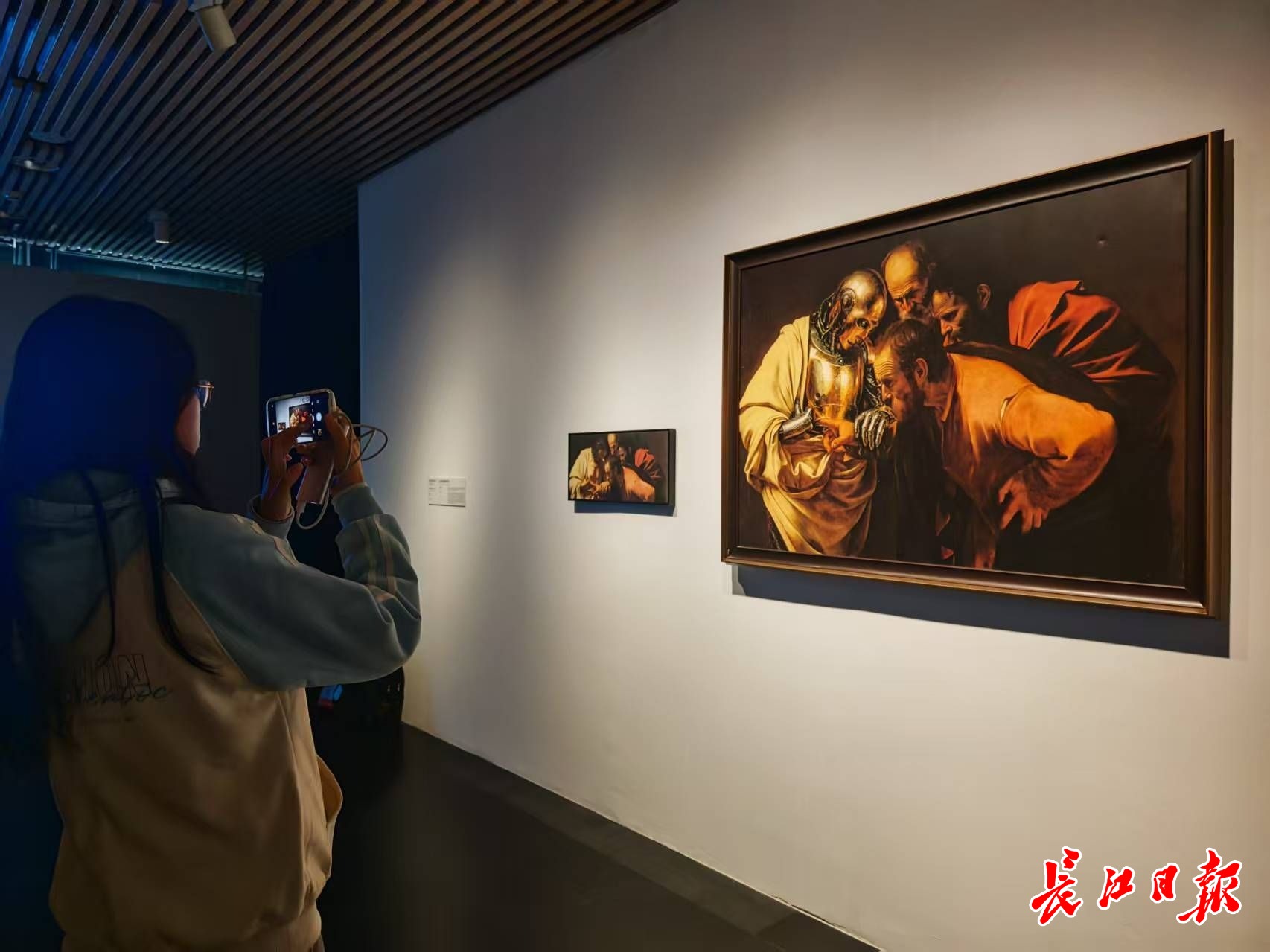华科大教授蔡新元用AI“脑补”世界名画,亮相清华艺术展_大武汉